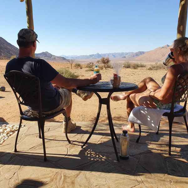 Entspannung auf einer Lodge in der Namib