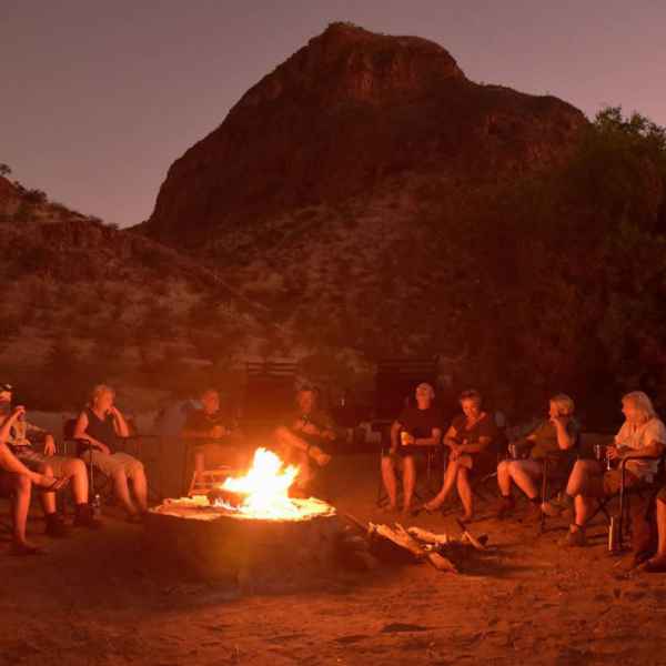 Entspannen am Lagerfeuer im Namibiaurlaub